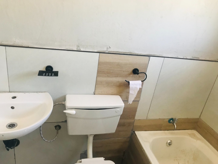 2 Bedroom Property for Sale in Bloemside 5 Free State